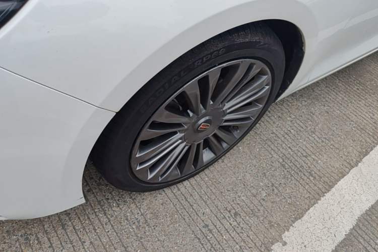 Used Hongqi H5 2020 1.8T Automatic Smart Connect Flagship Edition Left Front Wheel Hub