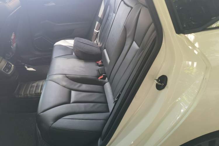 Used Hongqi H5 2020 1.8T Automatic Smart Connect Flagship Edition Left Rear Seat