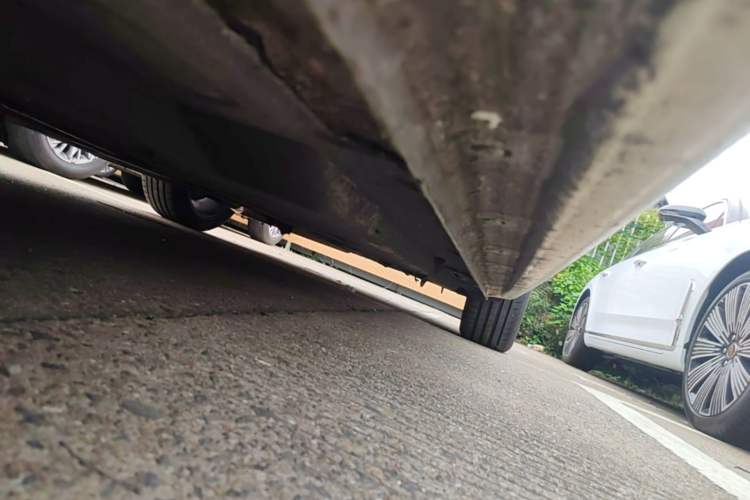 Used Hongqi H5 2020 1.8T Automatic Smart Connect Flagship Edition Left Side Sill