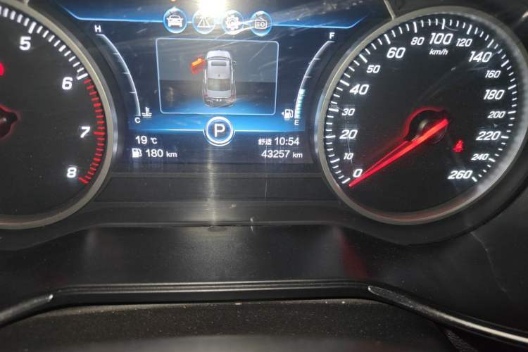 Used Hongqi H5 2020 1.5T DCT Flagship Edition Odometer Close Up