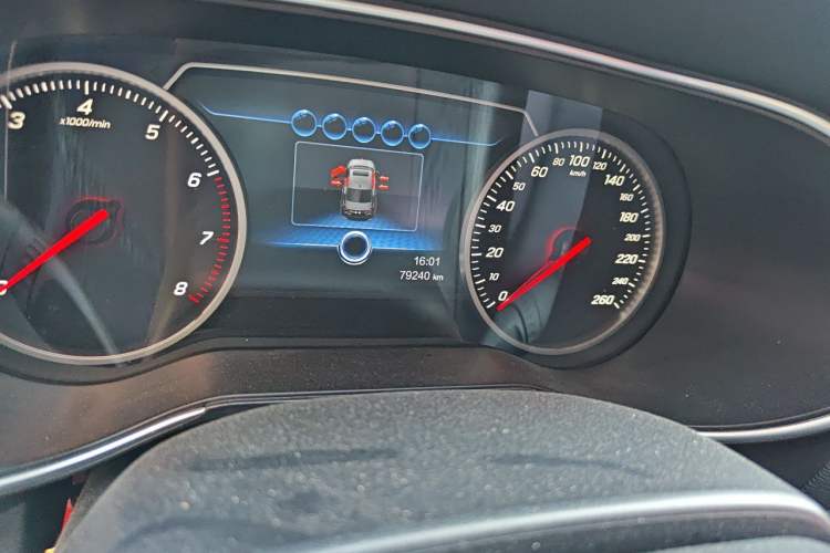 Used Hongqi H5 2020 1.8T Automatic ZhiLian QiYun Edition Odometer Close Up