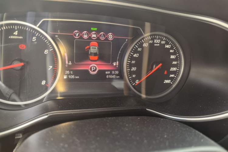Used Hongqi H5 2020 1.8T Automatic Smart Connect Flagship Edition Odometer Close Up