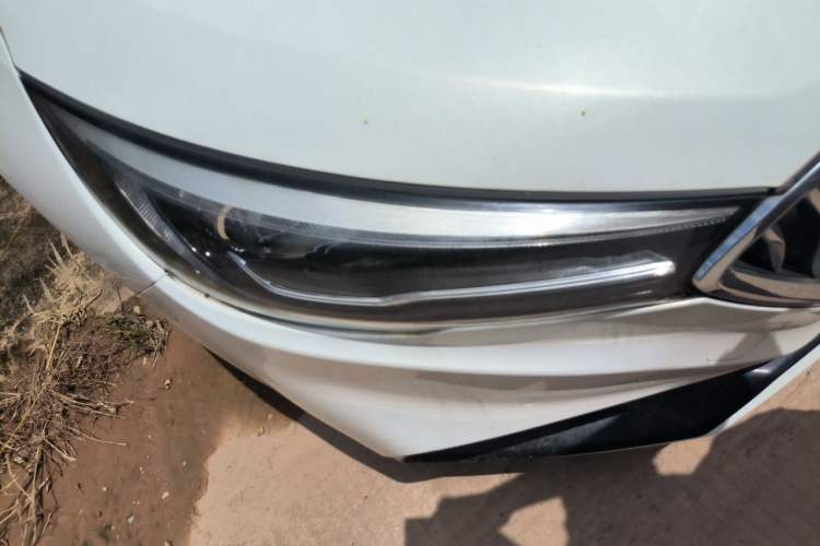 Used Hongqi H5 2020 1.8T Automatic Smart Connect Flagship Edition Right Front Headlight