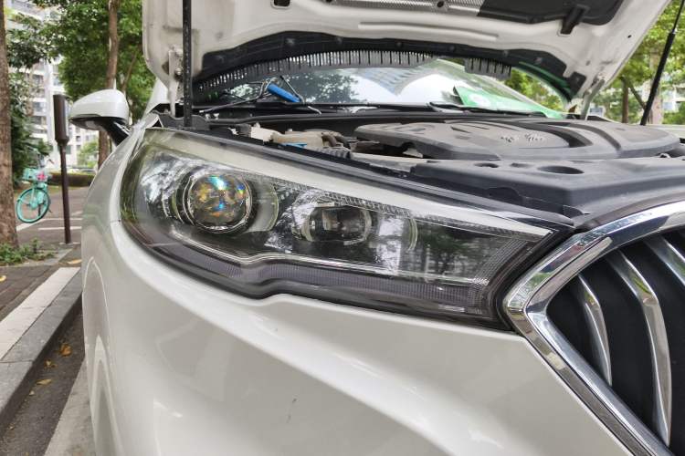 Used Hongqi H5 2020 1.8T Automatic Smart Connect Flagship Edition Right Front Headlight