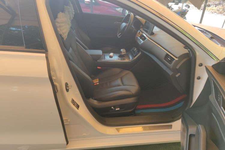 Used Hongqi H5 2020 1.8T Automatic Smart Connect Flagship Edition Right Front Seat