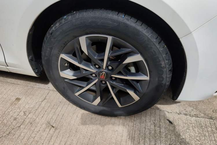 Used Hongqi H5 2020 1.5T DCT Flagship Edition Right Front Wheel Hub