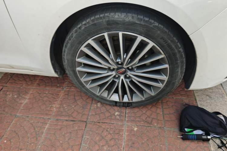 Used Hongqi H5 2020 1.8T Automatic ZhiLian QiYun Edition Right Front Wheel Hub