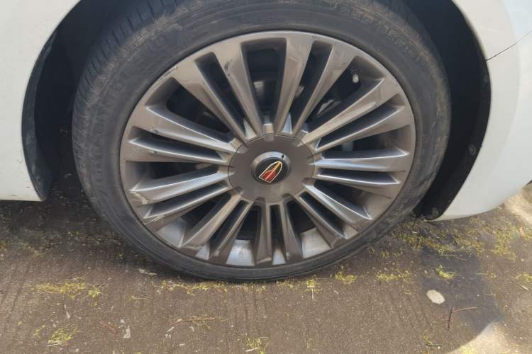 Used Hongqi H5 2020 1.8T Automatic ZhiLian QiYun Edition Right Front Wheel Hub