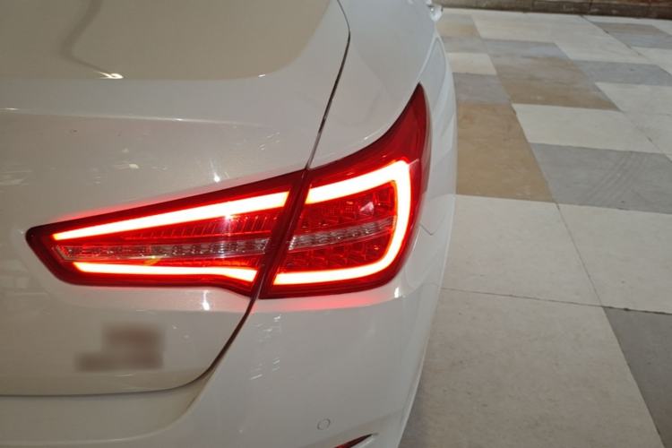 Used Hongqi H5 2020 1.5T DCT Flagship Edition Right Rear Taillight