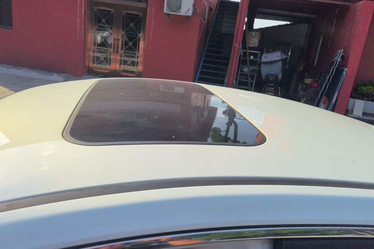 Used Hongqi H5 2020 1.5T DCT Flagship Edition Roof