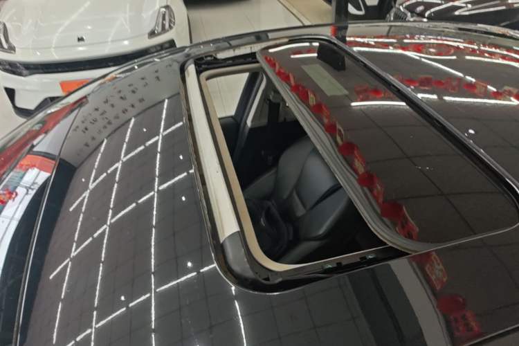Used Hongqi H5 2020 1.5T DCT Flagship Edition Roof