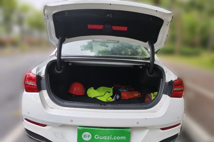 Used Hongqi H5 2020 1.8T Automatic Smart Connect Flagship Edition Trunk