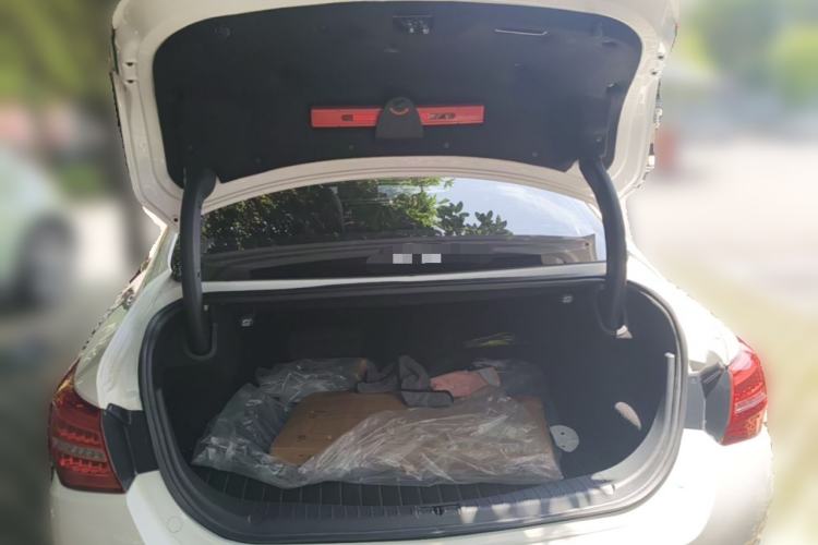 Used Hongqi H5 2020 1.8T Automatic Smart Connect Flagship Edition Trunk