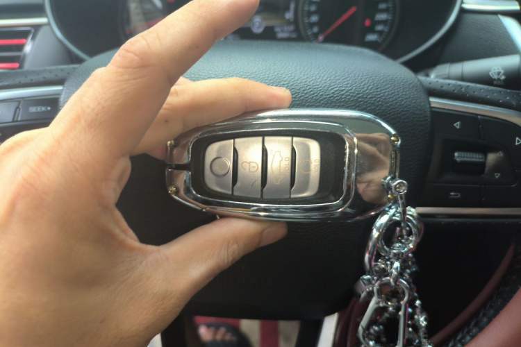 Used Hongqi H5 2020 1.8T Automatic Smart Connect Flagship Edition Vehicle Key