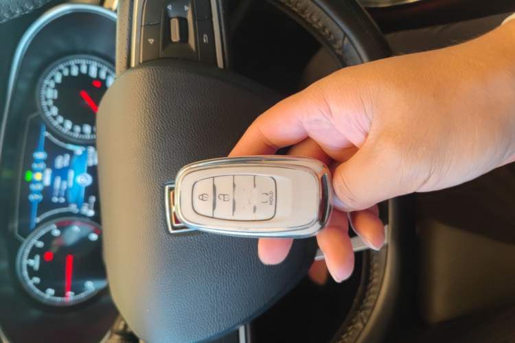 Used Hongqi H5 2020 1.8T Automatic Smart Connect Flagship Edition Vehicle Key