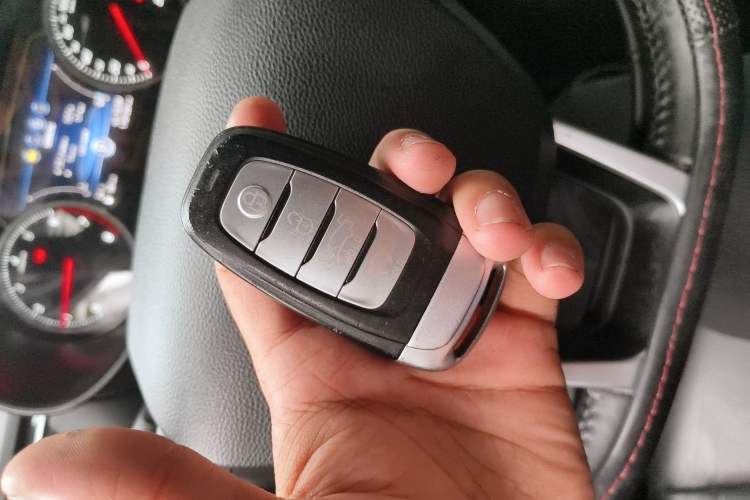 Used Hongqi H5 2020 1.8T Automatic Smart Connect Flagship Edition Vehicle Key
