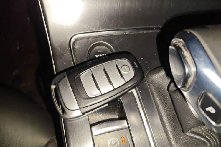 Used Hongqi H5 2020 1.8T Automatic Smart Connect Flagship Edition Vehicle Key