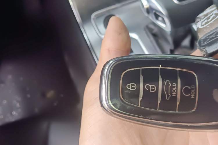 Used Hongqi H5 2020 1.8T Automatic Smart Connect Flagship Edition Vehicle Key