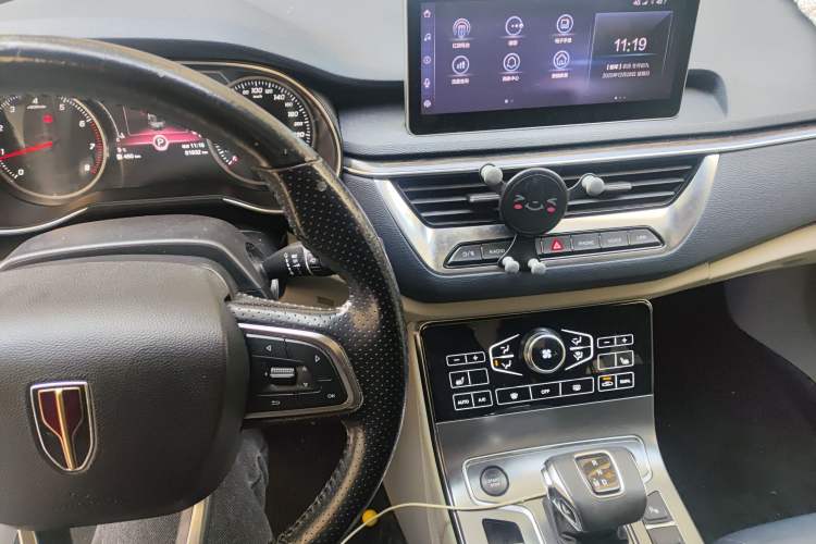 Used Hongqi H5 2020 1.8T Automatic Smart Connect Flagship Edition Audio And AC Panel