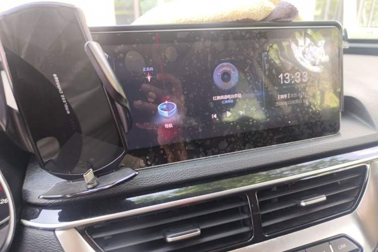 Used Hongqi H5 2020 1.8T Automatic Smart Connect Flagship Edition Audio And AC Panel