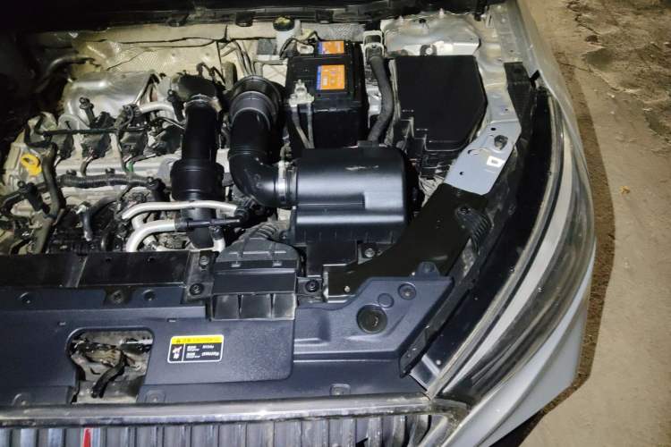 Used Hongqi H5 2020 1.5T DCT Flagship Edition Engine Bay Left