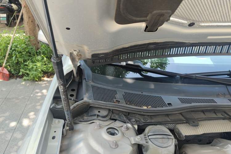 Used Hongqi H5 2020 1.8T Automatic Smart Connect Flagship Edition Engine Bay Right