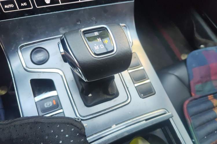 Used Hongqi H5 2020 1.5T DCT Flagship Edition Gear Lever