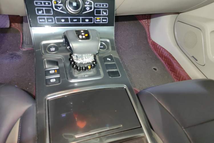 Used Hongqi H5 2020 1.8T Automatic Smart Connect Flagship Edition Gear Lever