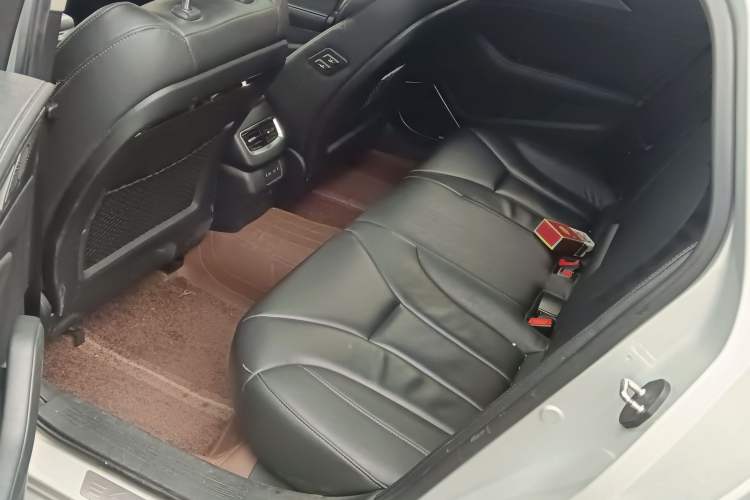 Used Hongqi H5 2020 1.8T Automatic Smart Connect Flagship Edition Interior 4