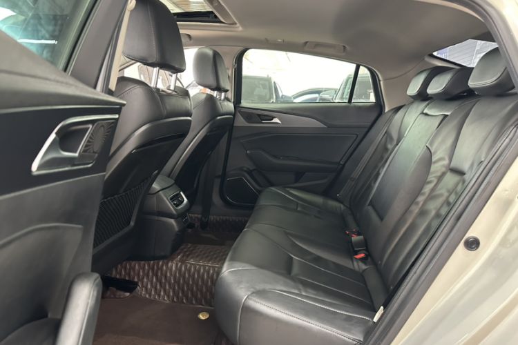 Used Hongqi H5 2020 1.5T DCT Flagship Edition Interior 5