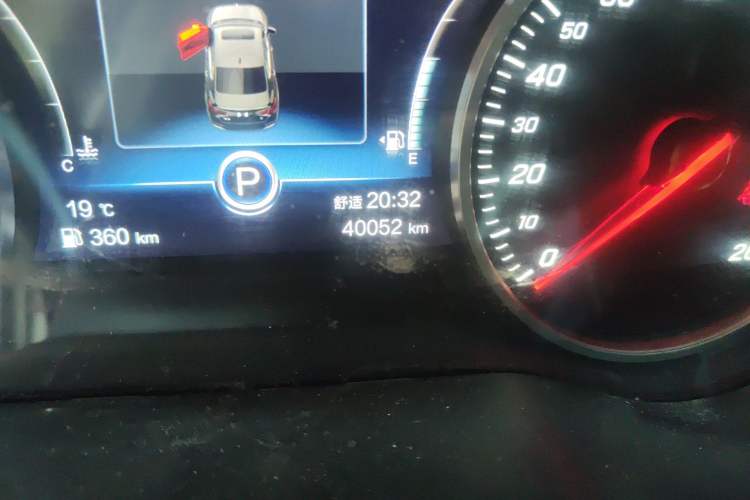 Used Hongqi H5 2020 1.5T DCT Flagship Edition Odometer Close Up
