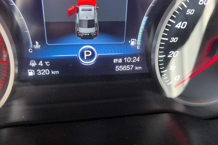 Used Hongqi H5 2020 1.5T DCT Flagship Edition Odometer Close Up