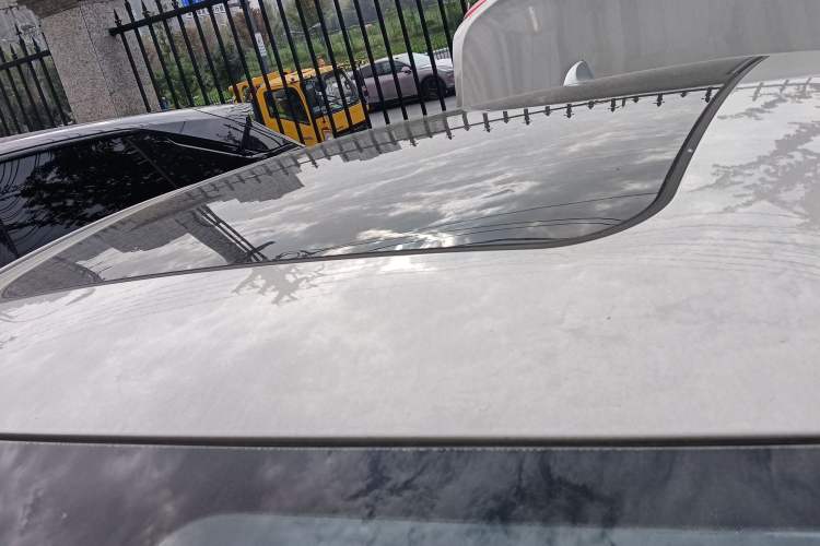 Used Hongqi H5 2020 1.8T Automatic Smart Connect Flagship Edition Roof