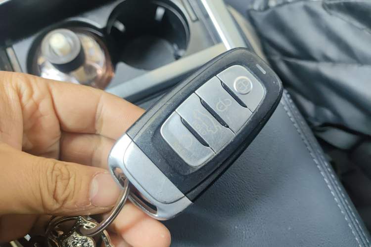 Used Hongqi H5 2020 1.8T Automatic Smart Connect Flagship Edition Vehicle Key