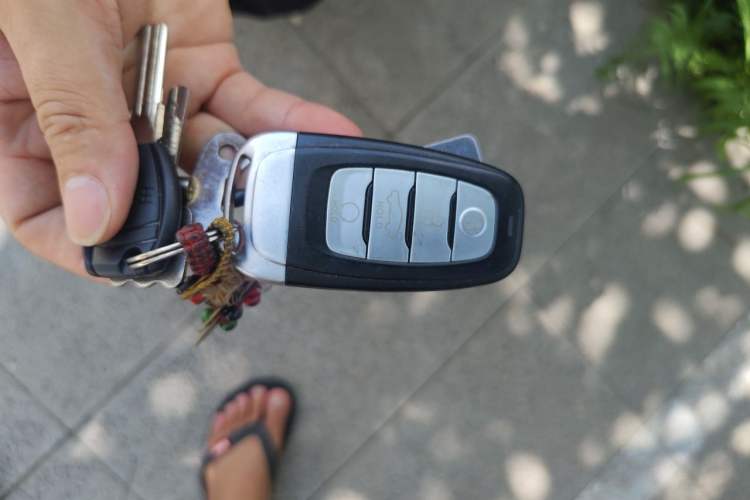 Used Hongqi H5 2020 1.8T Automatic Smart Connect Flagship Edition Vehicle Key