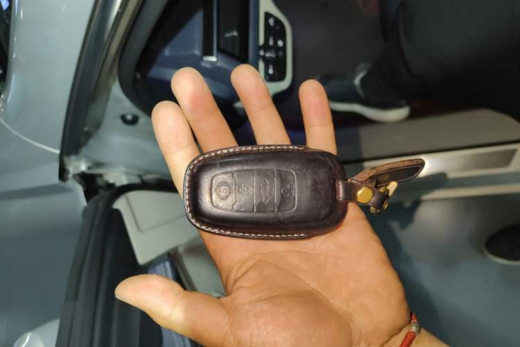 Used Hongqi H5 2020 1.8T Automatic Smart Connect Flagship Edition Vehicle Key