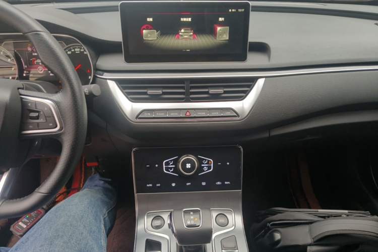 Used Hongqi H5 2022 Classic Model Facelift 1.5T DCT Qiyun Edition Audio And AC Panel