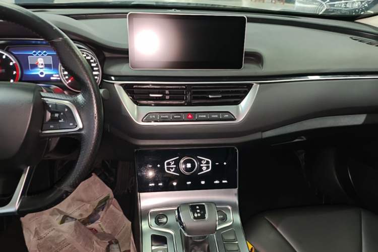 Used Hongqi H5 2022 Classic Model Facelift 1.5T DCT Qiyun Edition Audio And AC Panel