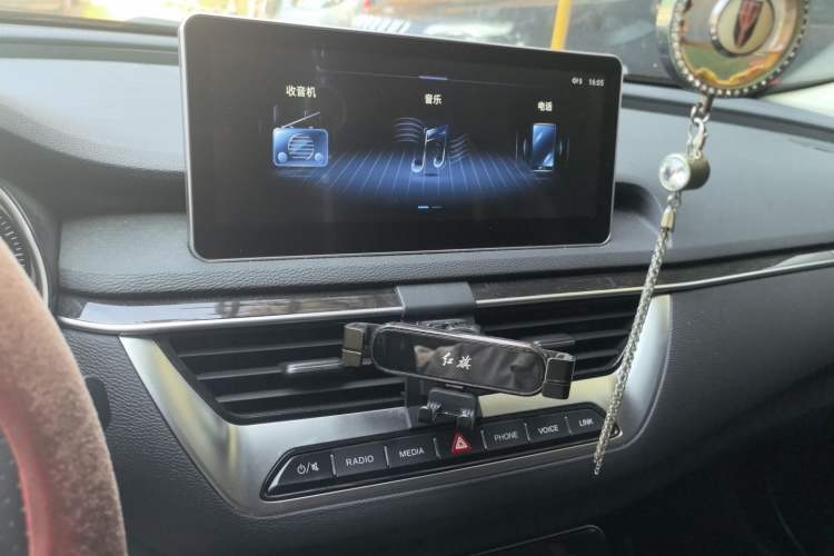 Used Hongqi H5 2022 Classic Model Facelift 1.5T DCT Qiyun Edition Audio And AC Panel