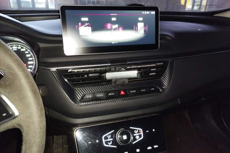 Used Hongqi H5 2022 Classic Model Facelift 1.5T DCT Qiyun Edition Audio And AC Panel