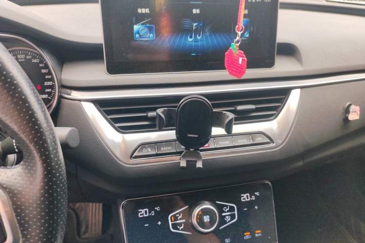 Used Hongqi H5 2022 Classic Model Facelift 1.5T DCT Qiyun Edition Audio And AC Panel