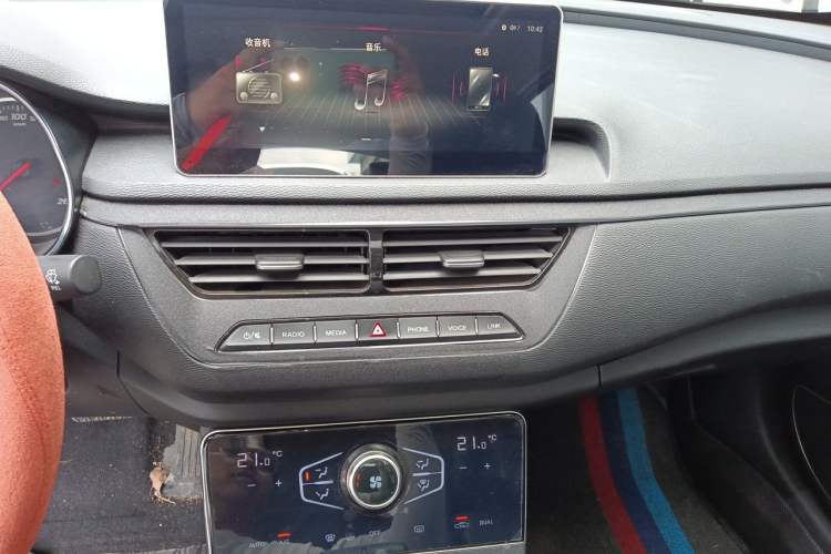 Used Hongqi H5 2022 Classic Model Facelift 1.5T DCT Qiyun Edition Audio And AC Panel