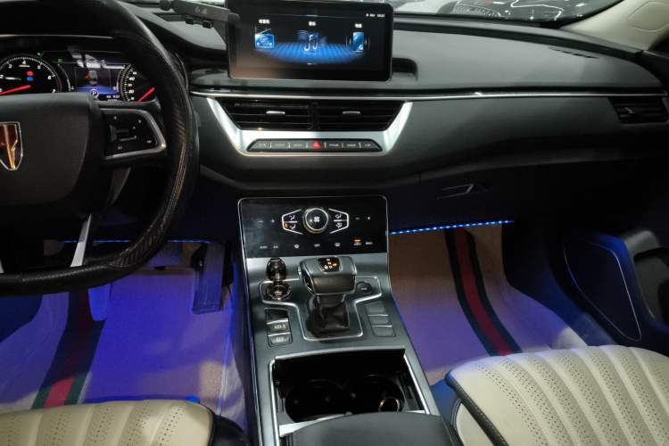 Used Hongqi H5 2022 Classic Model Facelift 1.5T DCT Qiyun Edition Audio And AC Panel