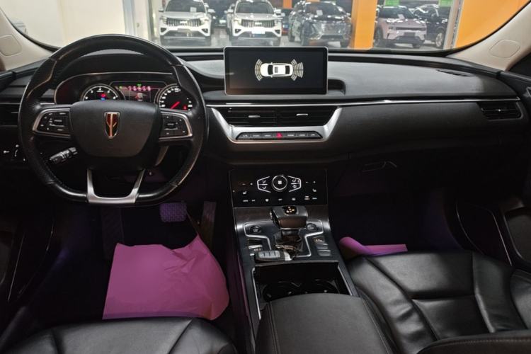 Used Hongqi H5 2022 Classic Model 1.8T Automatic Smart Connect Flagship Edition Center Console