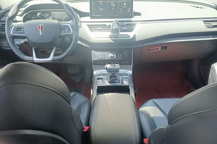 Used Hongqi H5 2022 Classic Model Facelift 1.5T DCT Qiyun Edition Center Console