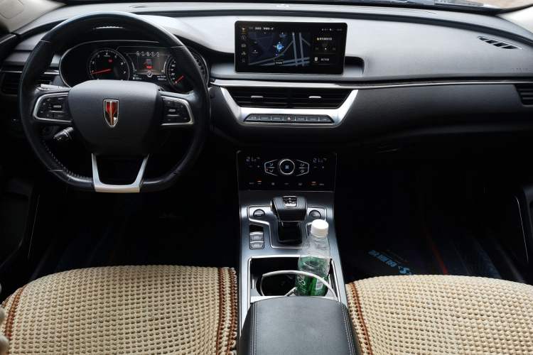 Used Hongqi H5 2022 Classic Model Facelift 1.5T DCT Qiyun Edition Center Console