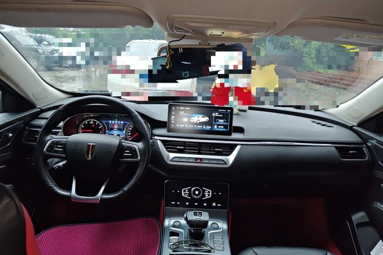 Used Hongqi H5 2022 Classic Model Facelift 1.8T Automatic Smart Connect Flagship Edition Center Console