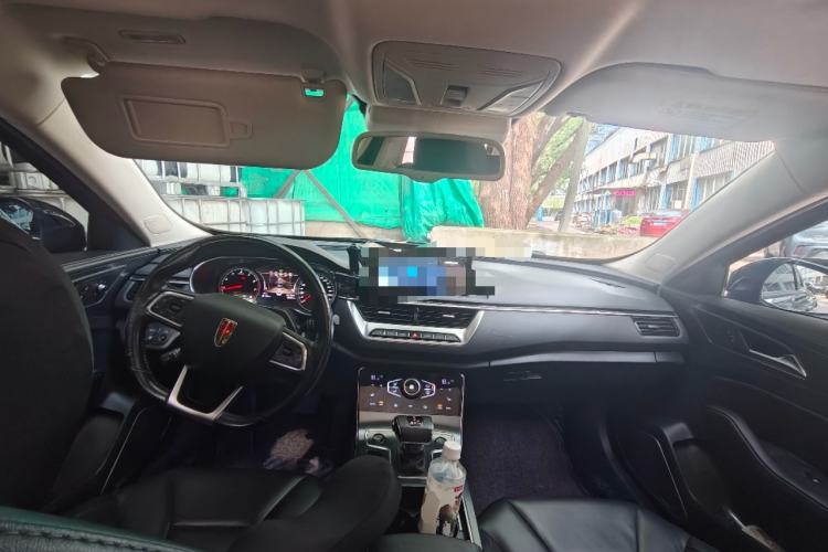 Used Hongqi H5 2022 Classic Model Facelift 1.8T Automatic Smart Connect Flagship Edition Center Console