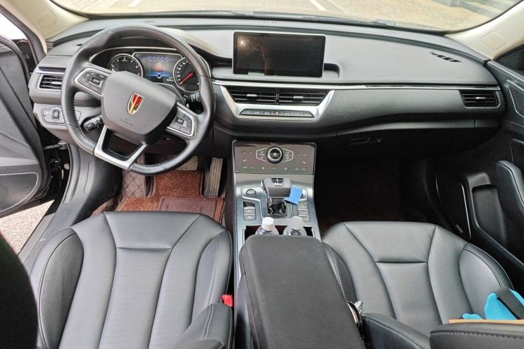 Used Hongqi H5 2022 Classic Model 1.8T Automatic Smart Connect Flagship Edition Center Console