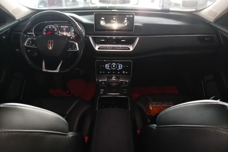 Used Hongqi H5 2022 Classic Model Facelift 1.5T DCT Qiyun Edition Center Console